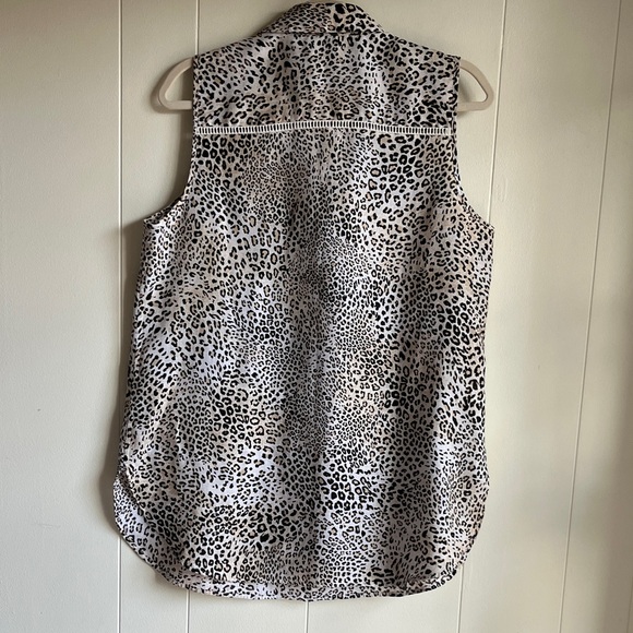Chico's Black and White Animal Print Sleeveless Linen No Iron Blouse Sz 10 - Picture 11 of 12